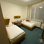 Zum Sportforum Hotel *