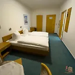 Zum Sportforum Blankenburg (Harz)