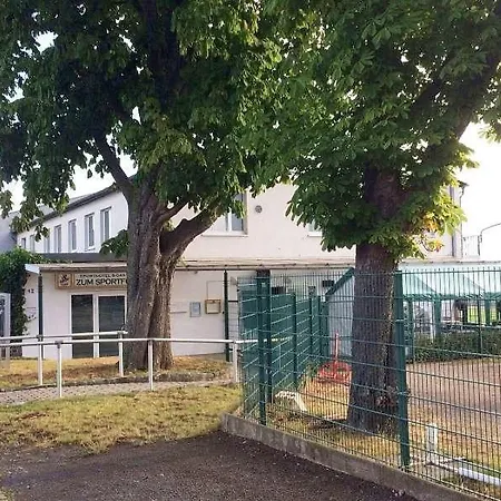 Zum Sportforum 호텔