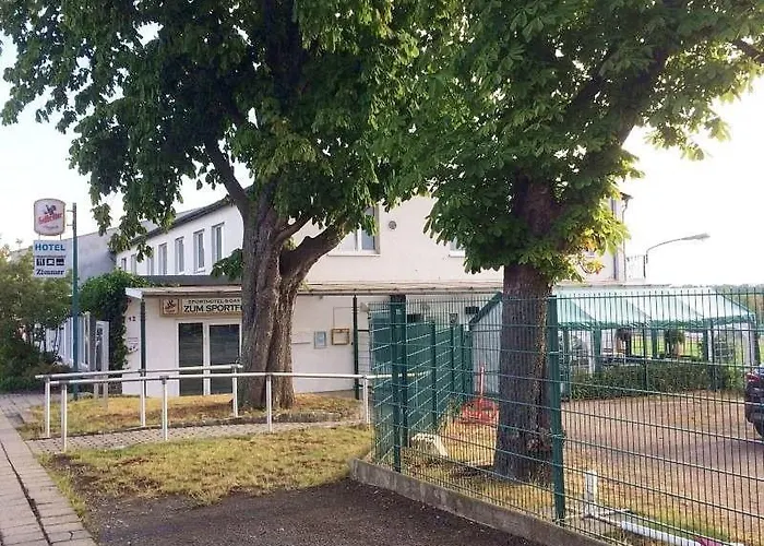 Zum Sportforum 호텔